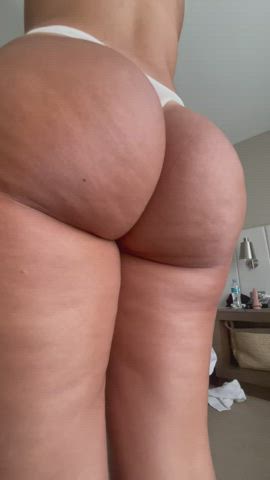 If you had to compare my 45 inch amateur ass to a pornstar who would it be?!? : video clip
