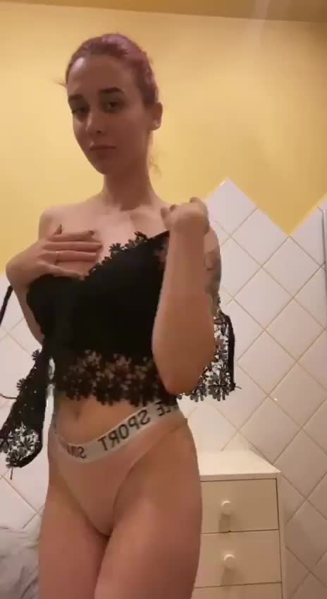 Do u like my teen boobs? : video clip