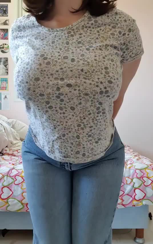 Would you [18f]uck me silly? Pretty please? 💓 : video clip