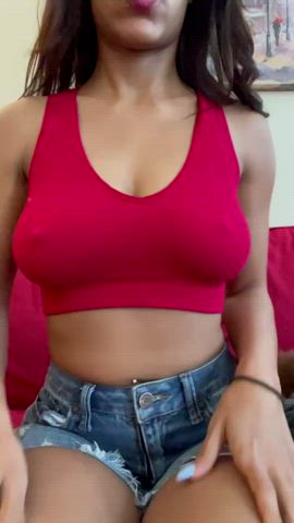 I’m small but my tits are DDD size! : video clip