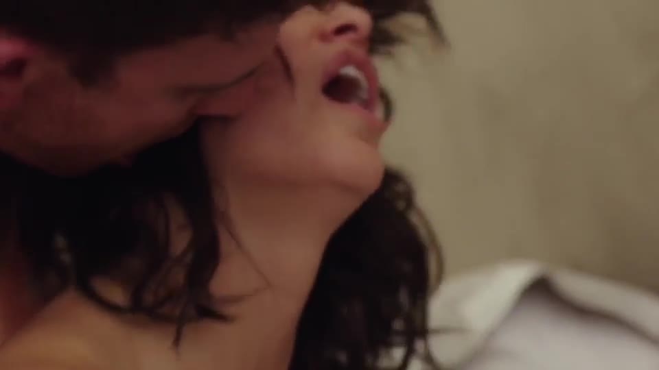 Gina Gershon hot scene in how to make it in America : video clip