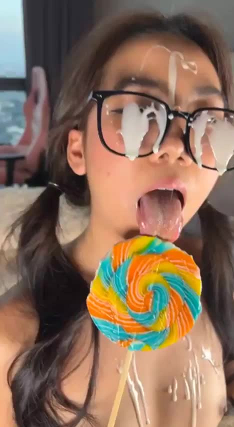 Want this dumb asian girl lick you up? : video clip