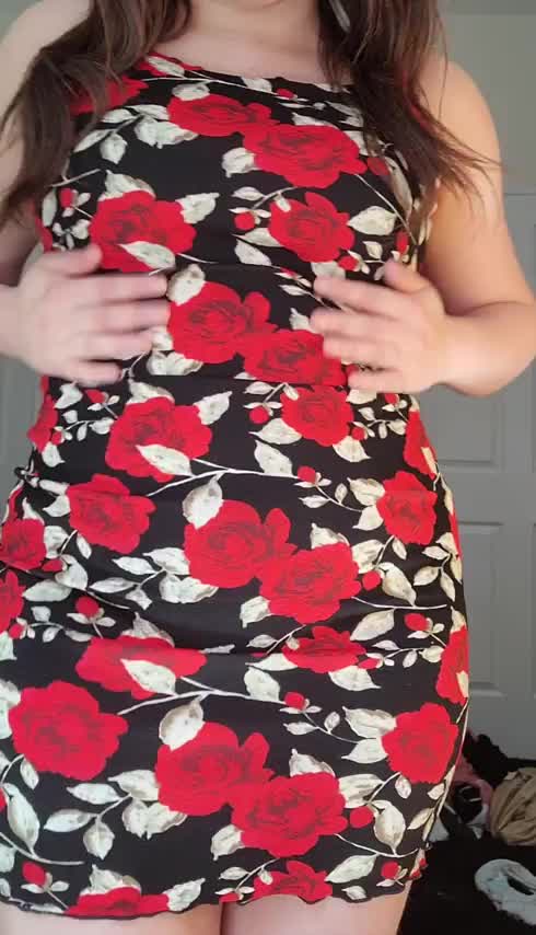 Are you into curvy girls that love floral prints? : video clip