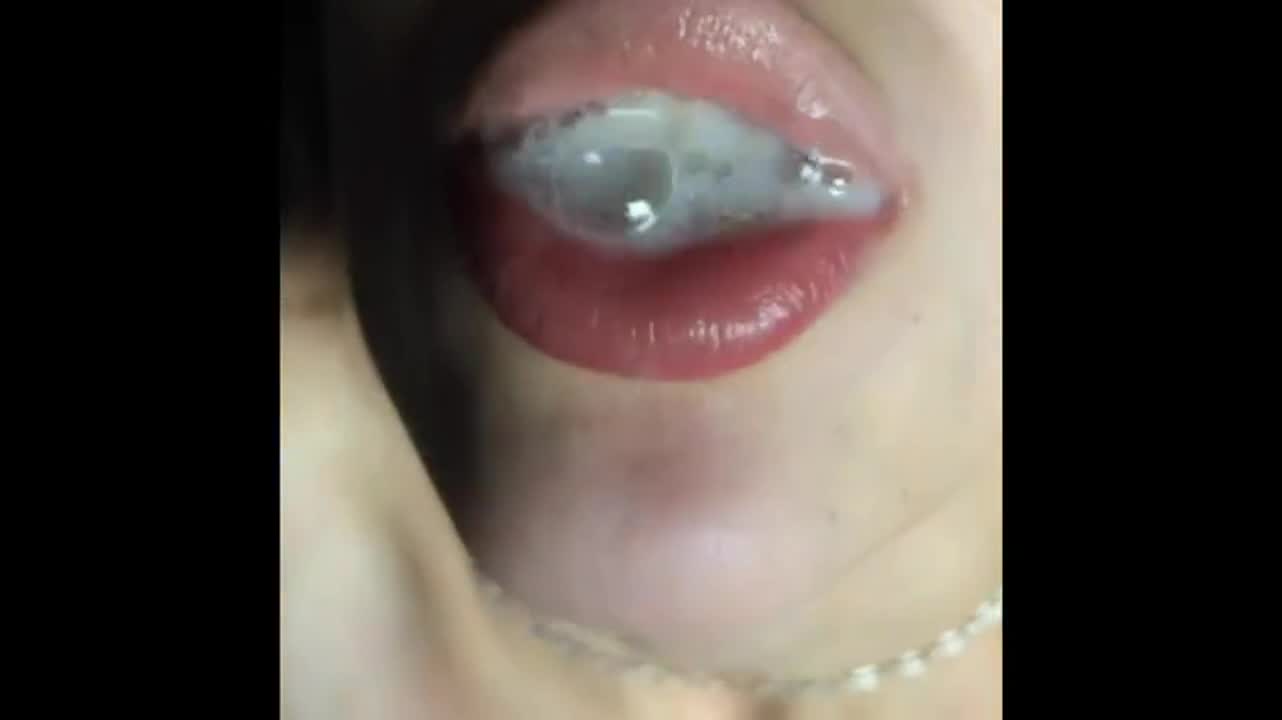 Foreskin cum in mouth : video clip