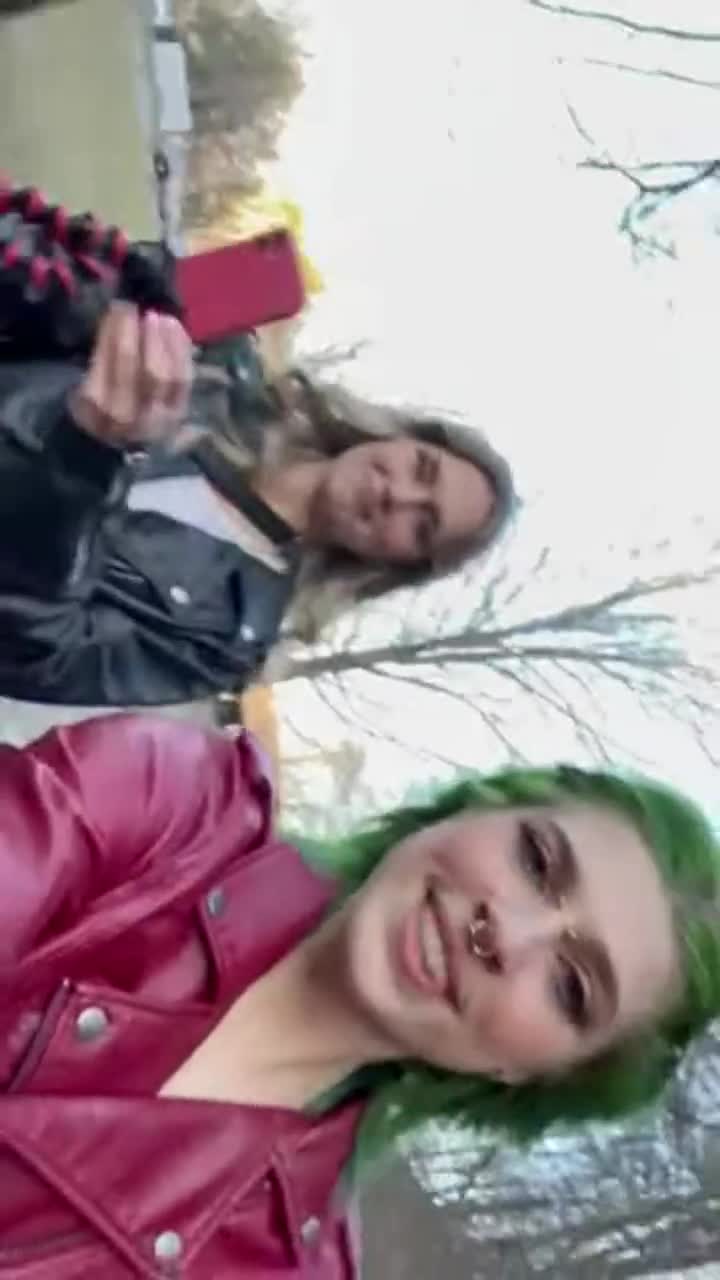 First ever cum walk and I’m so happy i had a friend right there with me !! : video clip