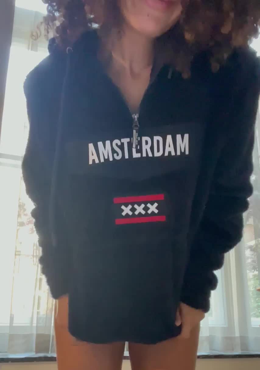 I'm in Amsterdam now and I'm feeling very XXX : video clip