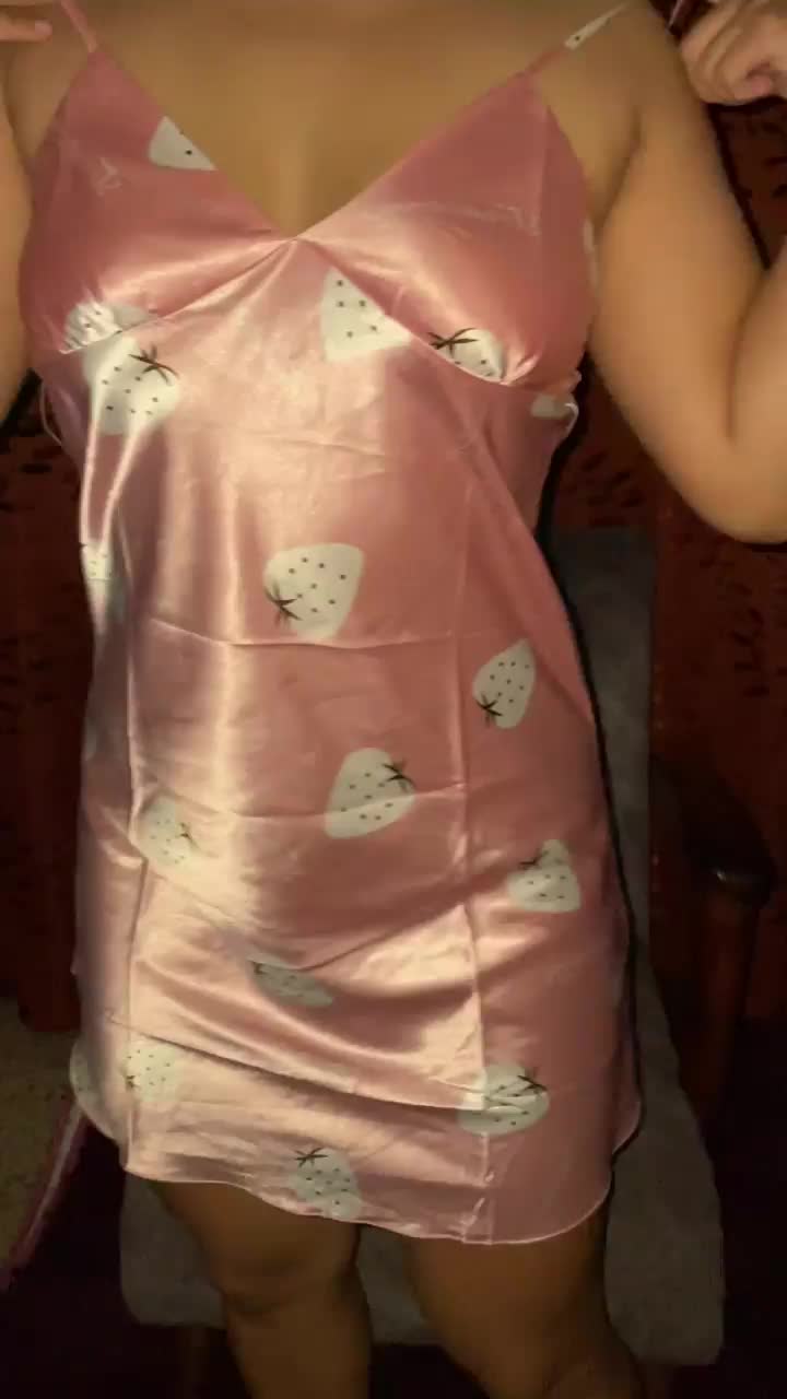 I'll let you give me your dick as a gift for my 19 years : video clip