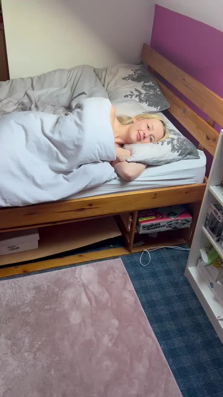 He brought me breakfast in bed : video clip