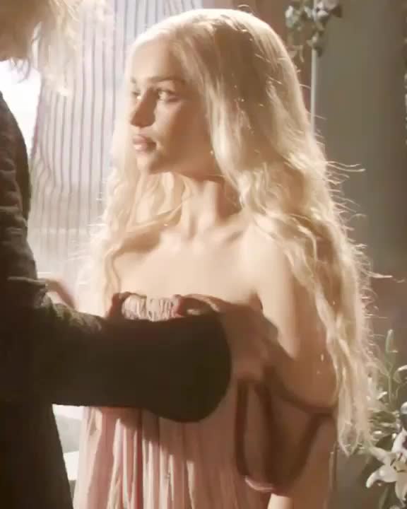 12 years ago on this day the world was introduced to this goddess (Emilia Clarke) : video clip