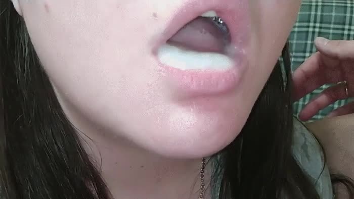 I swallowed a portion of protein for dinner. It is very useful and yummy to eat cum. I recommend it to all girls. : video clip