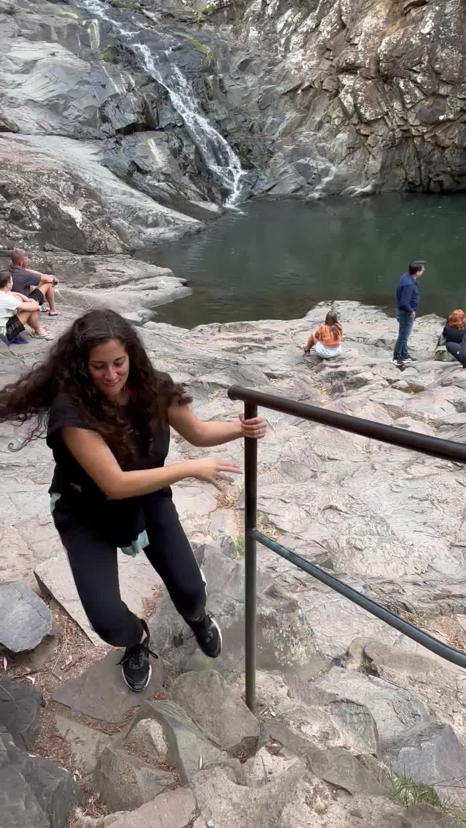 A nice day at the rock holes [GIF] : video clip