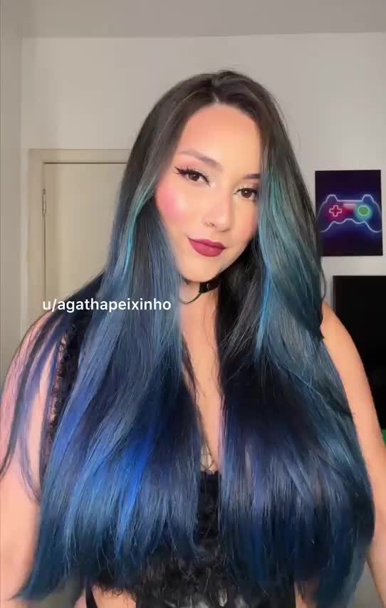 My natural tits can make you harder tonight : video clip