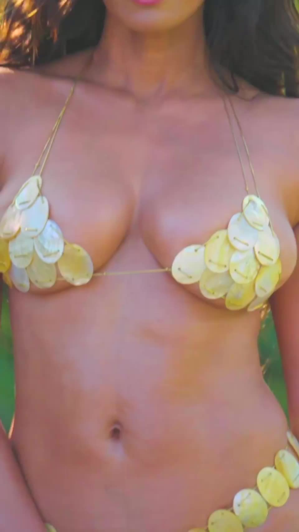 Padma Lakshmi : video clip