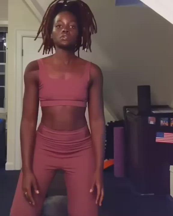 Lupita Nyong’o can obviously ride some serious dick : video clip