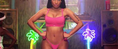 Nicki Minaj has me so horny and bi : video clip