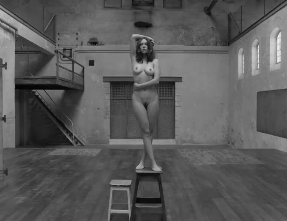 Léa Seydoux Nude in 'The French Dispatch' : video clip