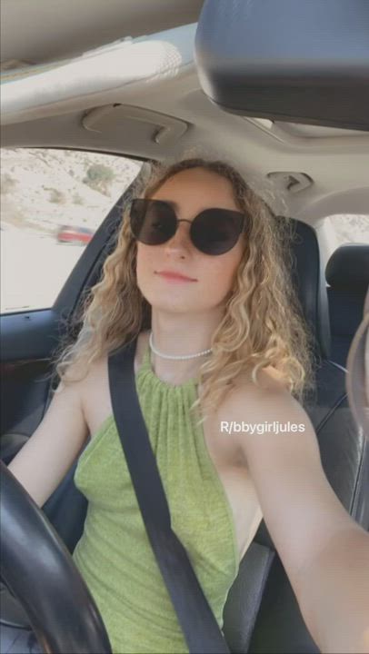 I had to take my sunglasses off for this😅[GIF] : video clip