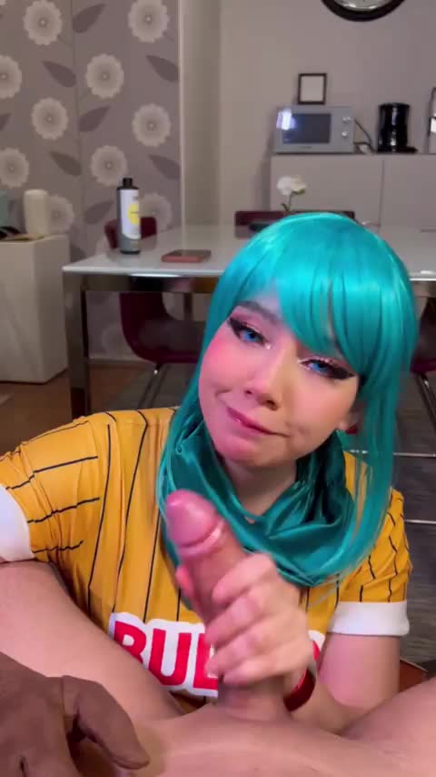 Bulma wants you to cum on her face : video clip