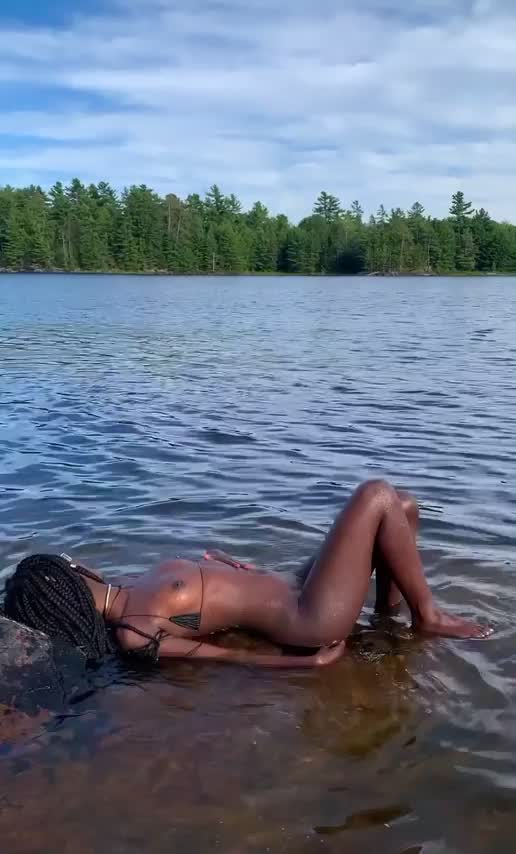 That boat got to see me be a little slut 😋 : video clip