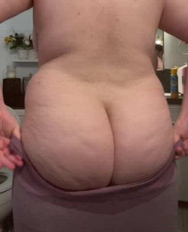 Big tits, smaller waist, and big thick Juicy 🍑 : video clip