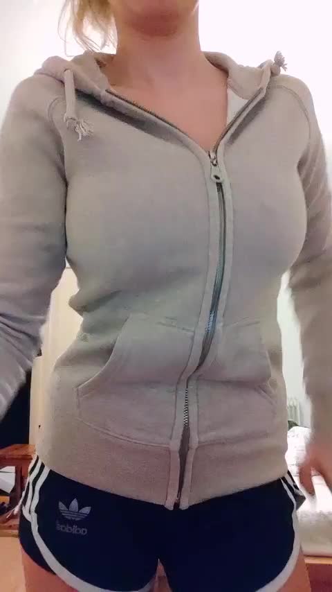 Going to the local shop like this..really hope my zip holds up : video clip