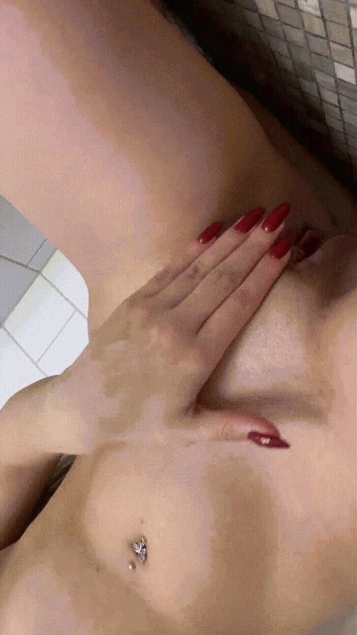 I hope you will enjoy seeing gif of me masturbating in the shower😈 : video clip