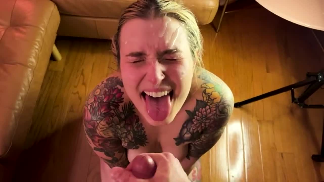 I begged for a huge facial, and I got one : video clip
