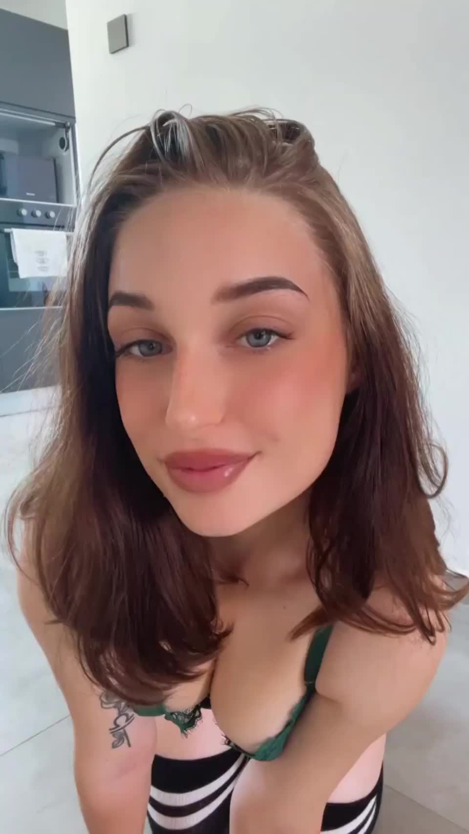 T R I G G E R E D : video clip