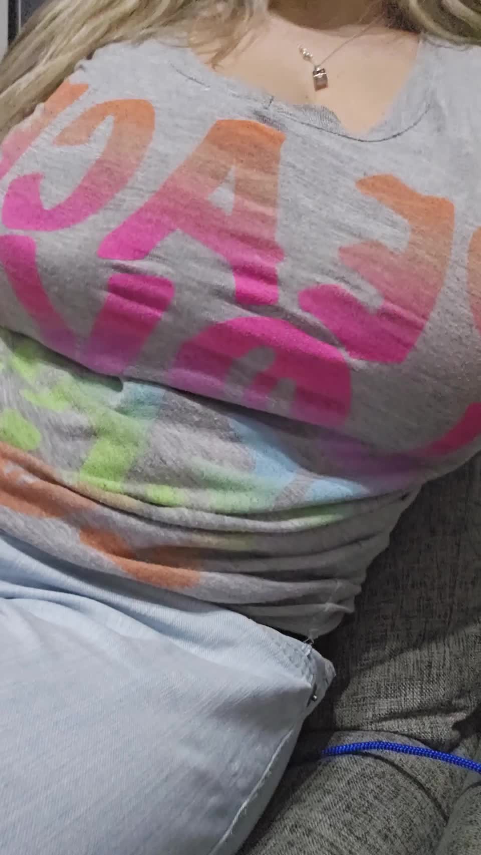 A little boob clapping never hurt anyone : video clip