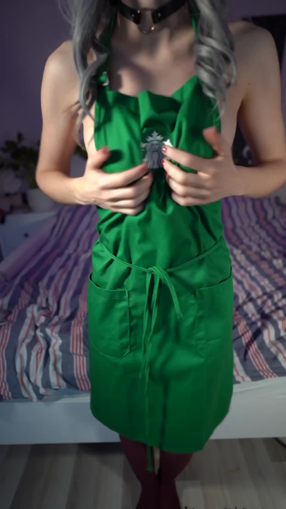 Let this naughty barista seduce you with her abs and natural D cups : video clip