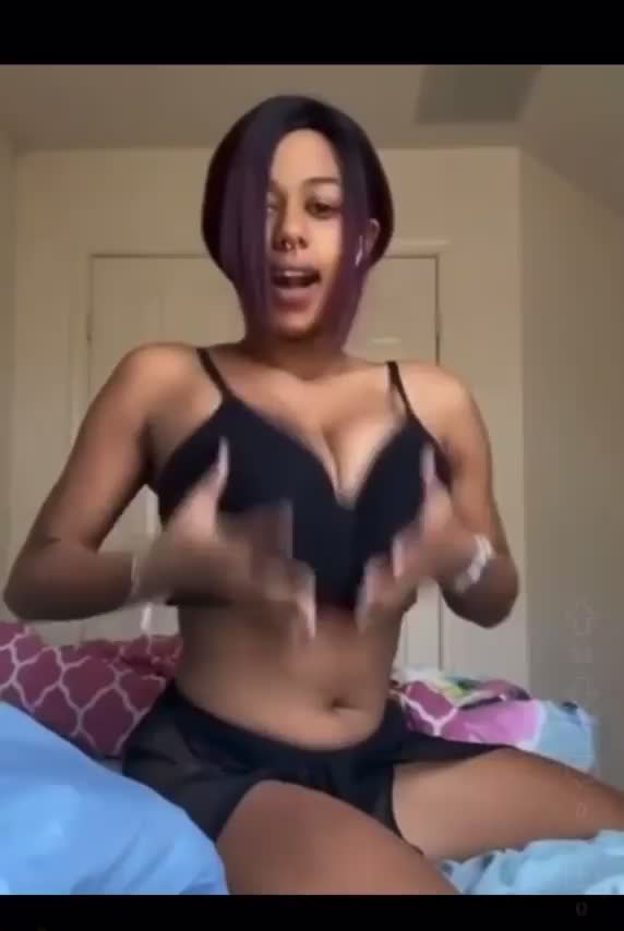 Someone know her? : video clip
