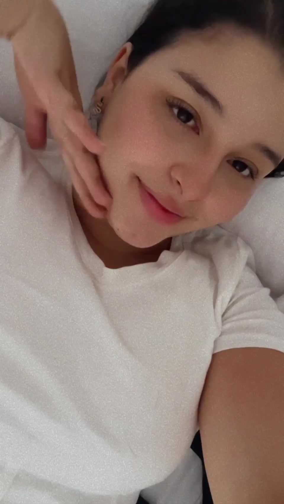 Take a dose of my Asian-Latina bimbo kitty..🔥 : video clip