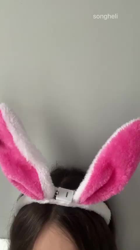 Easter bunny has a treat for you : video clip