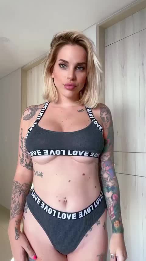 Let my tits take care of your boner : video clip