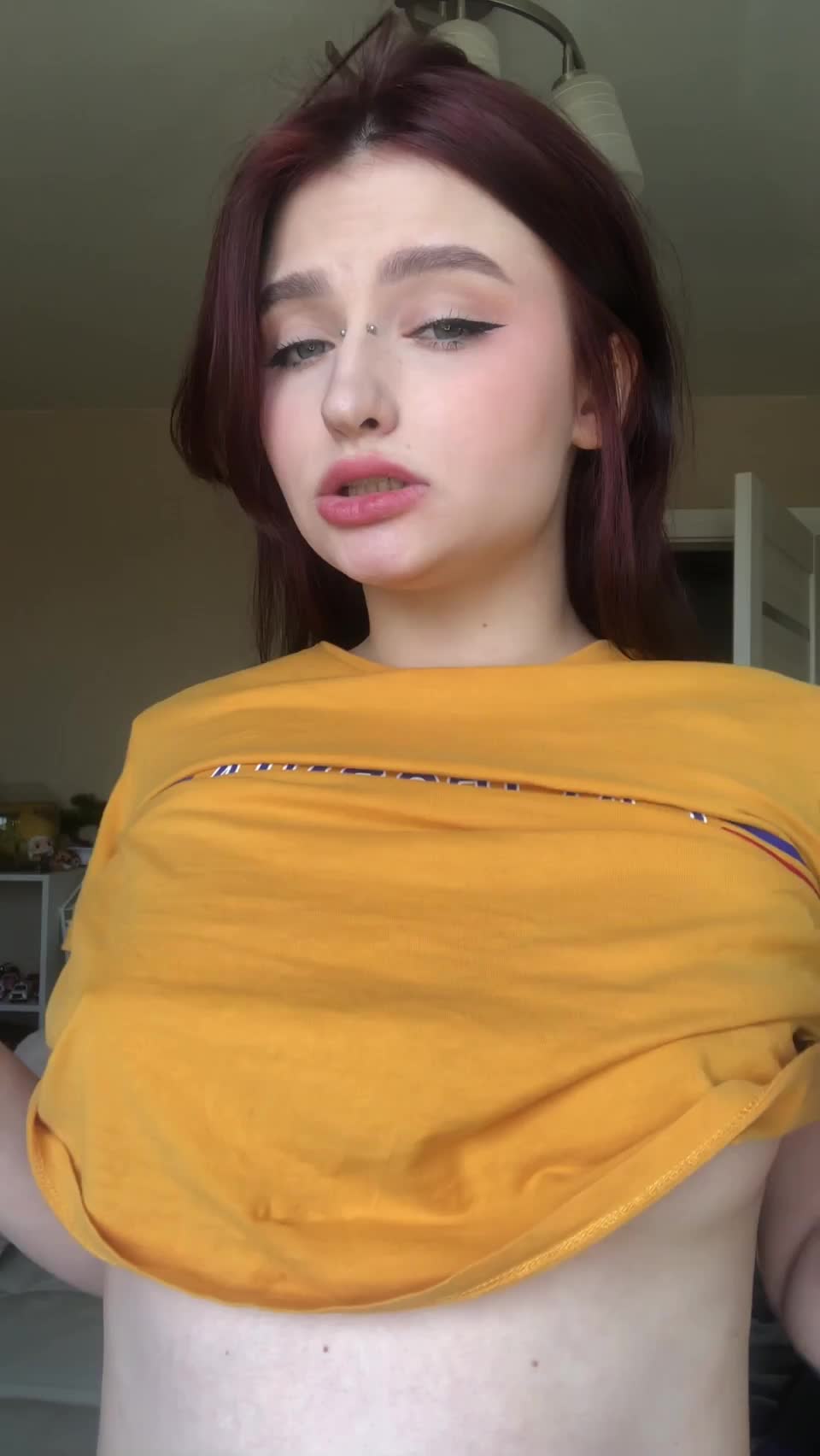 There's nothing nicer than making nudes for you : video clip