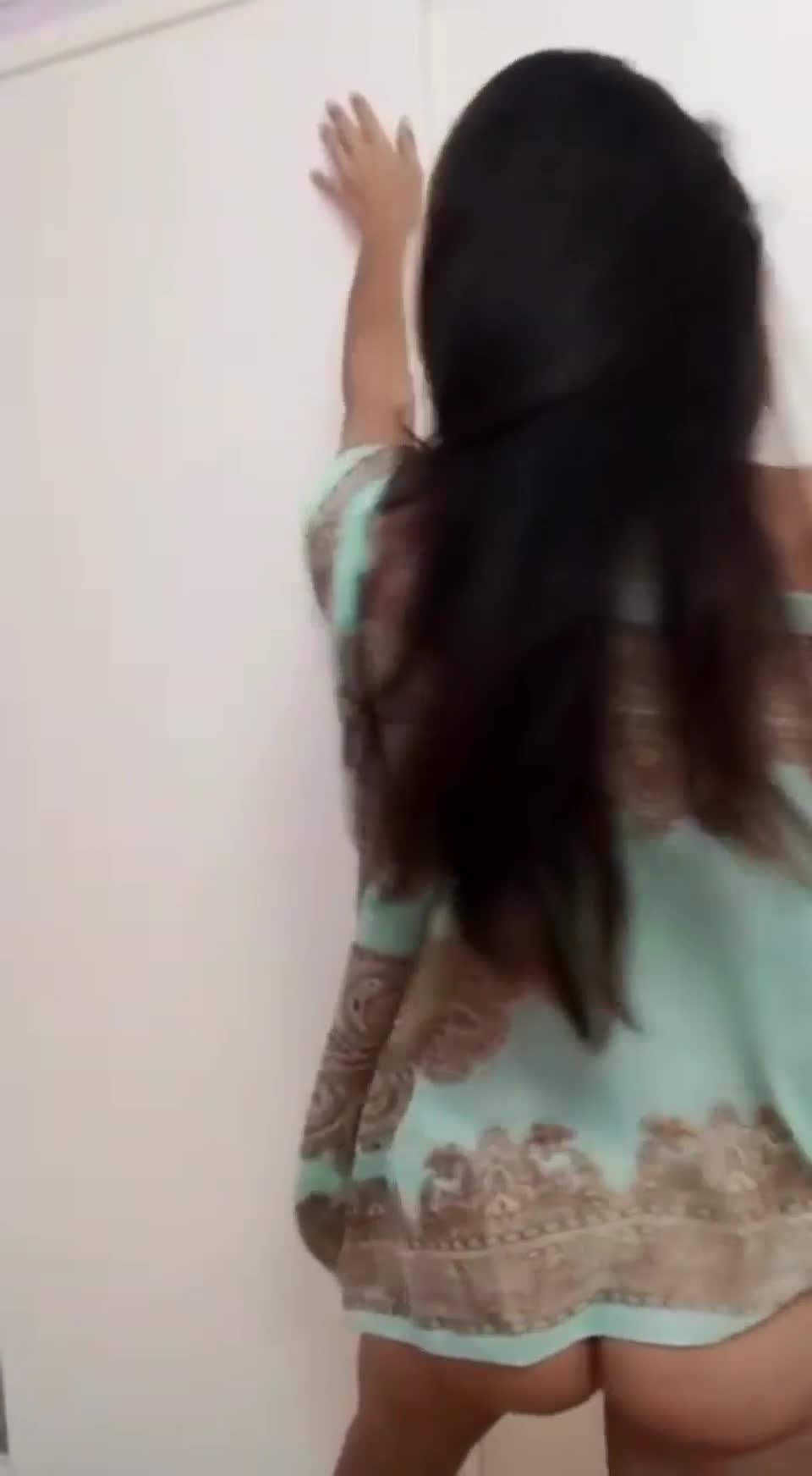 eat me till i cum please : video clip