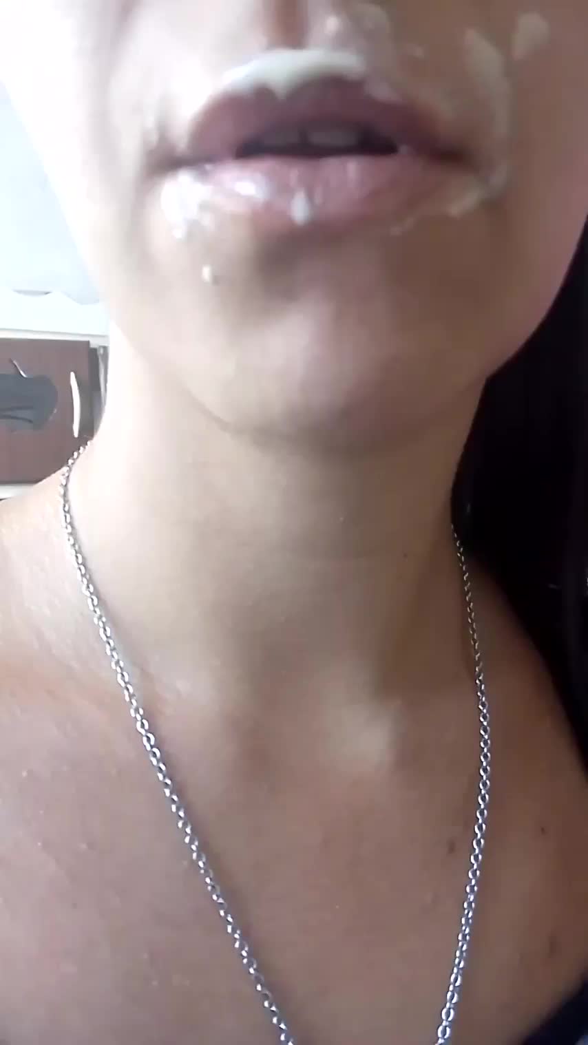 Cum in My mouth : video clip