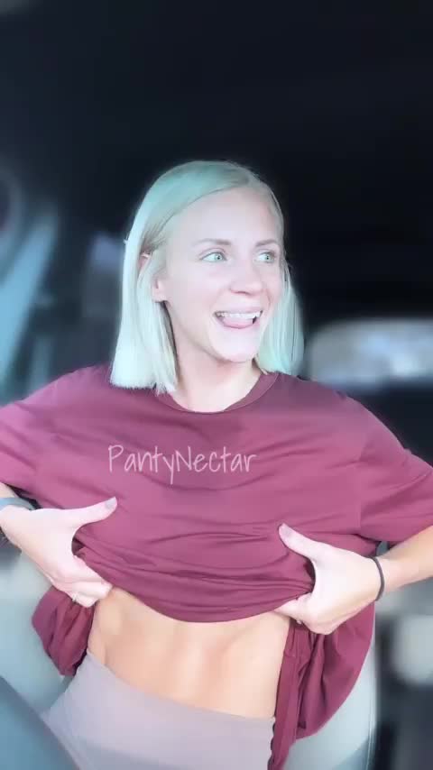 Quick titty flash : video clip