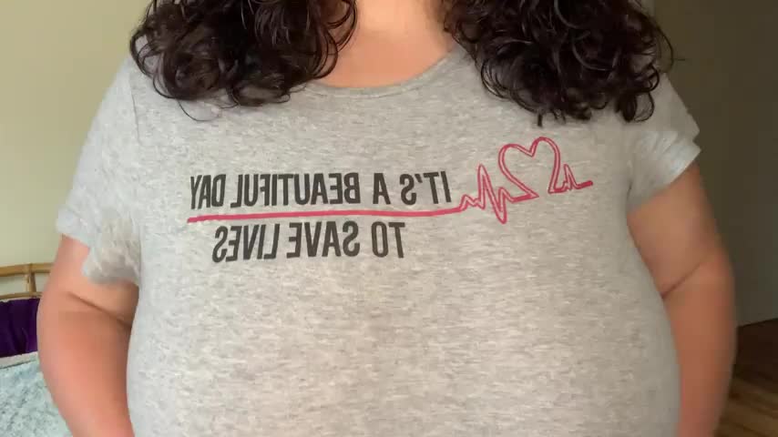 It’s a beautiful day to share my huge tits : video clip