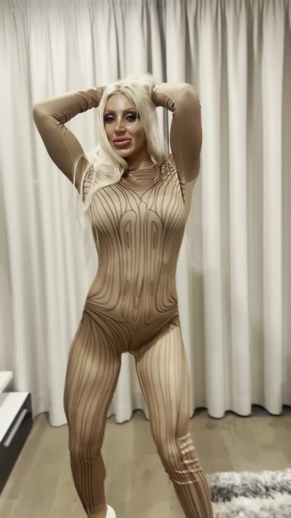 I'm your little model : video clip