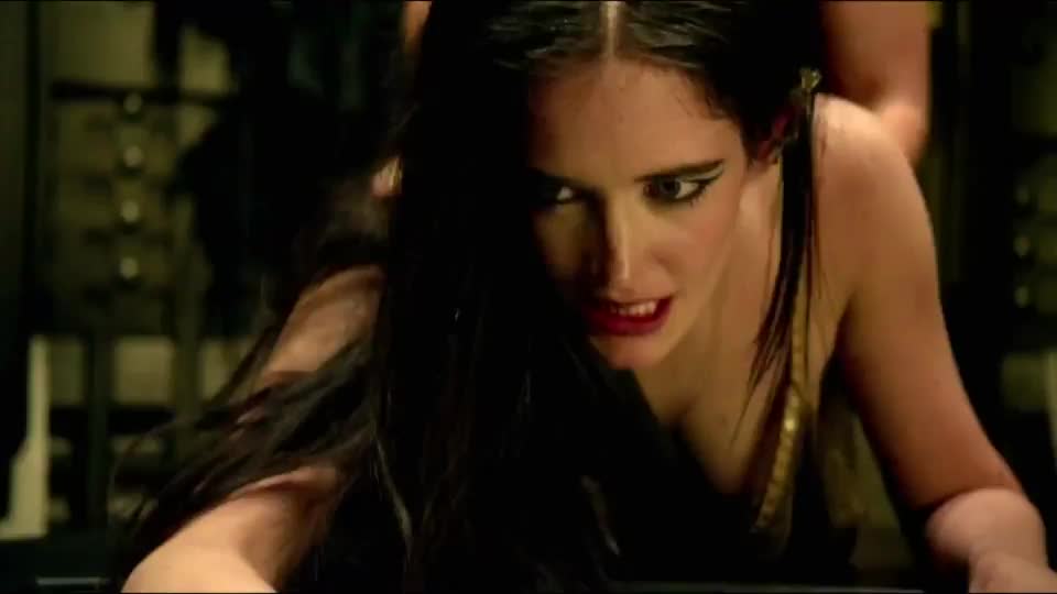 This scene of Eva Green drained me hundreds of times : video clip