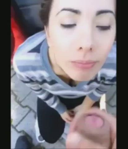 Doesn't she looks pretty with a cum on her face : video clip