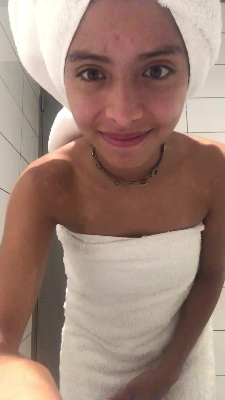 Come shower with me 🥰 : video clip