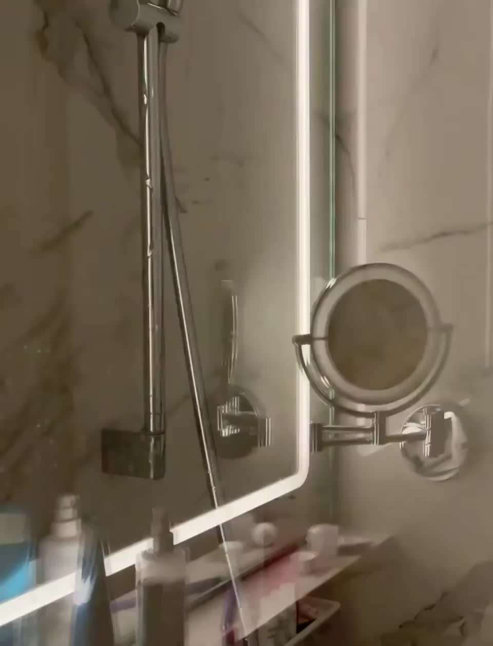 In bathroom : video clip