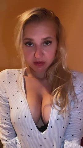 just felt cute today.. and my tits were pretty swollen haha : video clip