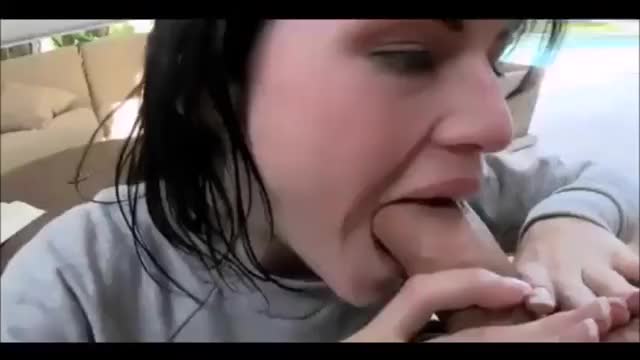 Deep In Her Throat : video clip
