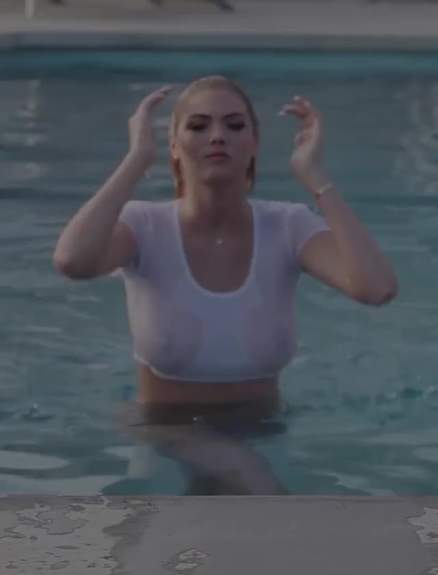 Kate Upton's famous wet t-shirt clip, now 10 years old. (2012) : video clip