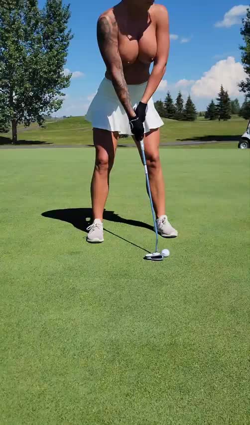 [gif] Topless golfing with the guys is always fun : video clip