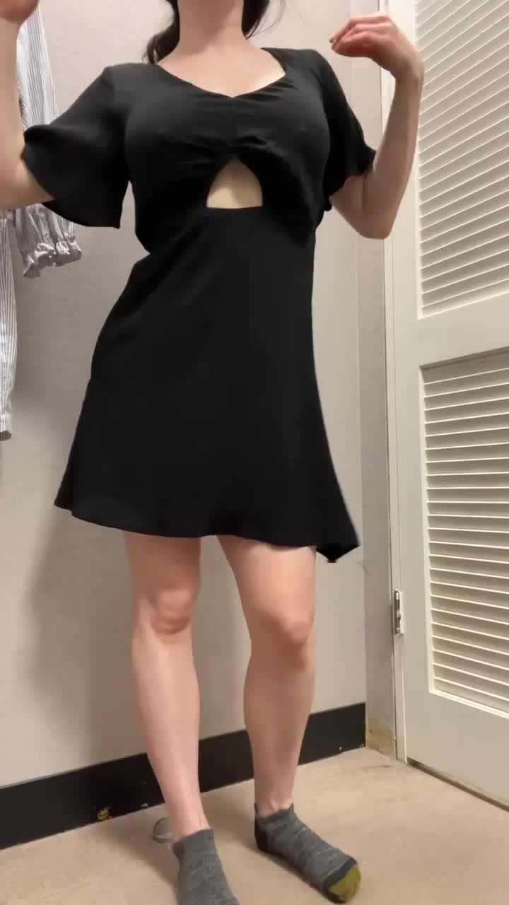 Imagine going shopping with me watching me try on clothes 😏 : video clip
