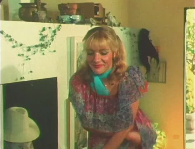 Connie Peterson in Little French Maid (1981) : video clip